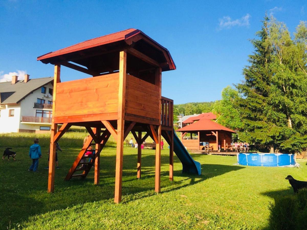 בנצקו Restaurace A Penzion Maja מראה חיצוני תמונה